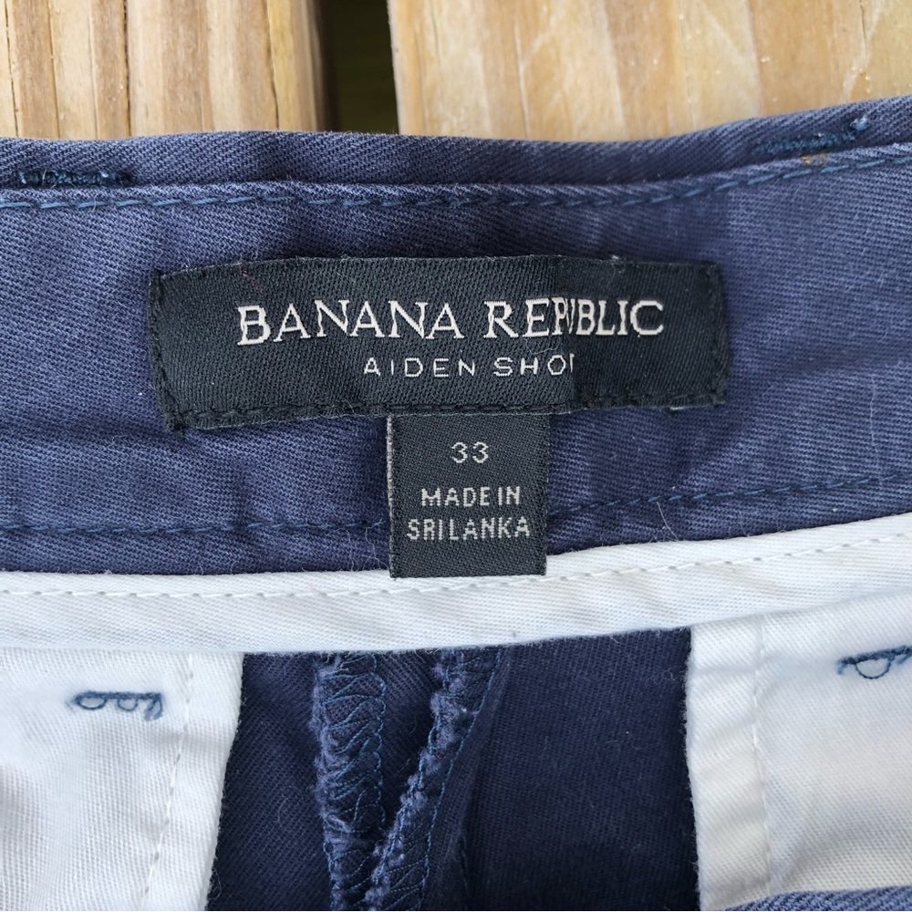Banana Republic Literal Bananas Navy Chino Aidan Short, Size 33 - Picture 4 of 5